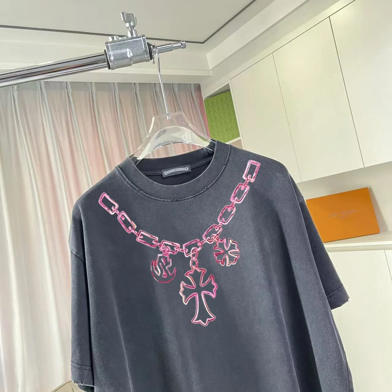 🅿️200 ch Crocodile* 2025 spring and summer new style, washed, worn, Sanskrit cross print, short-sleeved T-shirt, customized fabric 320g, same style for men and women, size: S M L XL XXL five codes, color: black gray